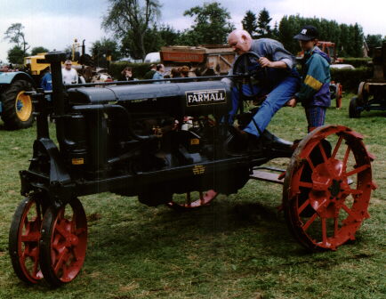 Tracteur Farmall